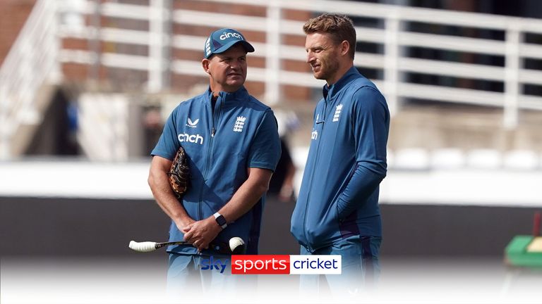 England's Jos Buttler (right) with coach Matthew Mott