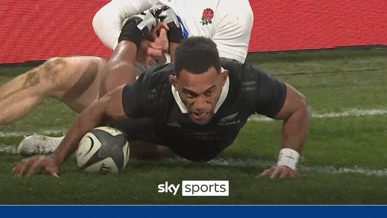 New Zealand took an early lead against England through Sevu Reece grabbing Damian McKenzie's kick to the corner
